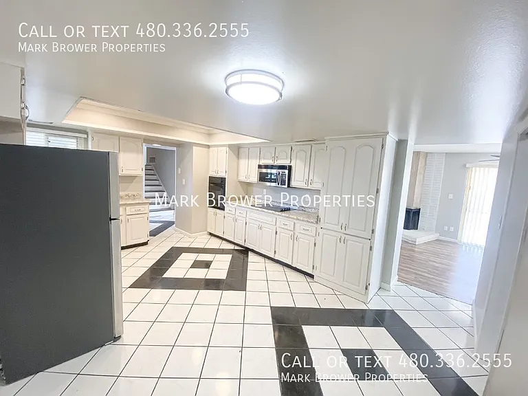 1519 E Laguna Dr — Photo 9