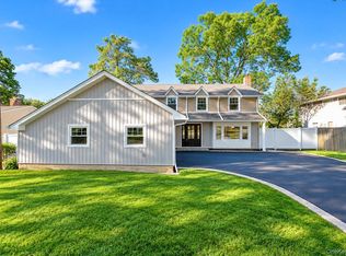 9 Sussex Lane, Lake Grove, NY 11755