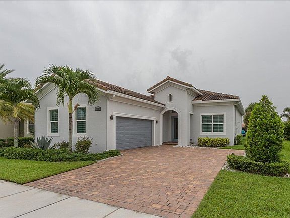 4th image of 22001 SW Tivolo Way