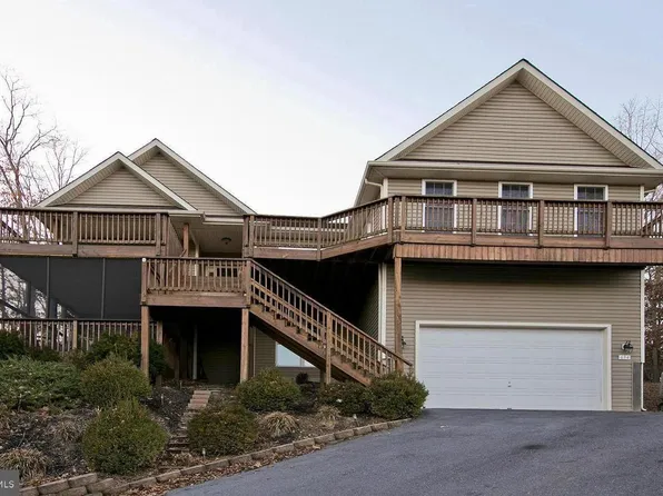 634 Lakeview Dr, Cross Junction, VA 22625