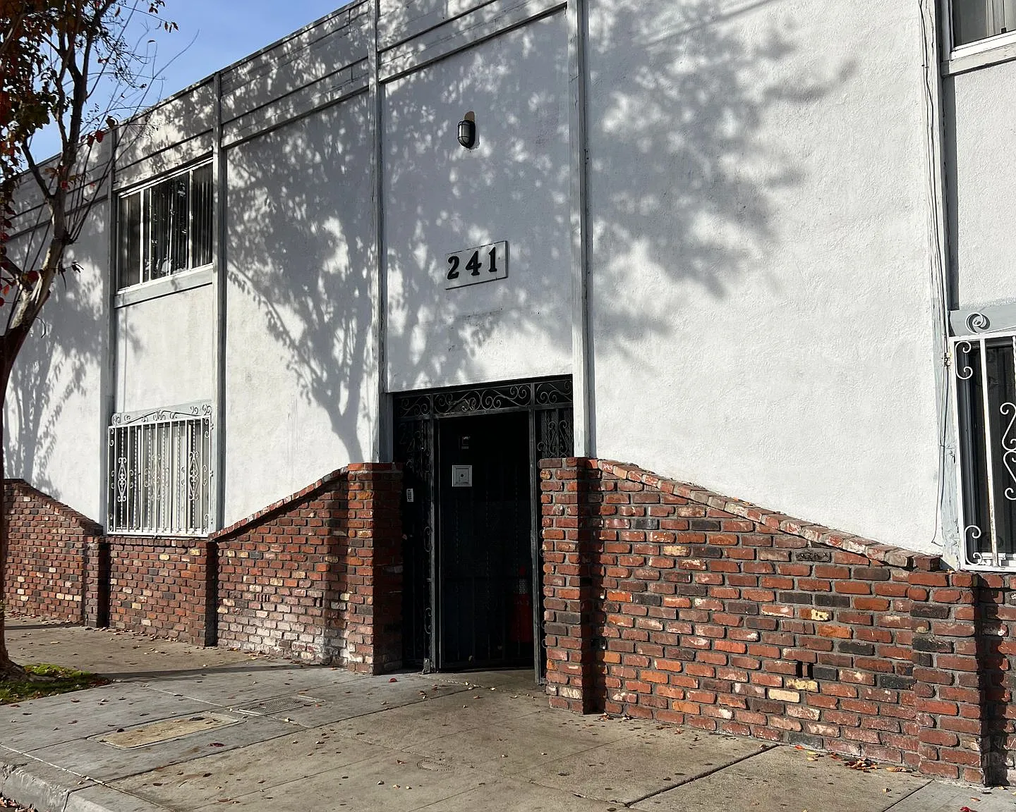 241 South St — Photo 2