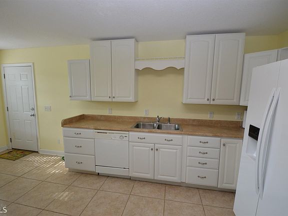 5th image of 109 Sugar Plum Ln
