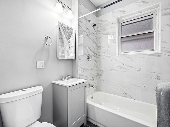 4th image of 6811 S Paxton Ave #105