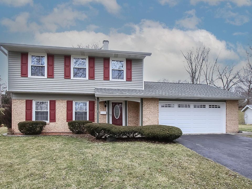1st image of 820 W Country Dr