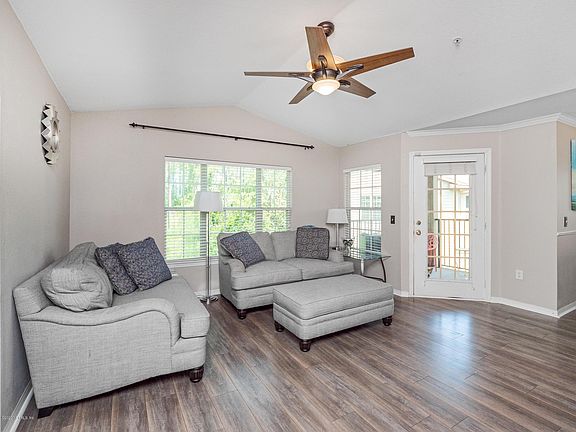 3rd image of 7800 Point Meadows Dr APT 1537