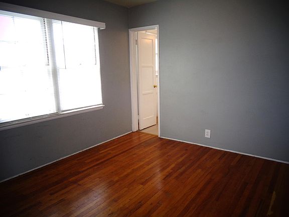 5th image of 1723 E Erie St APT D