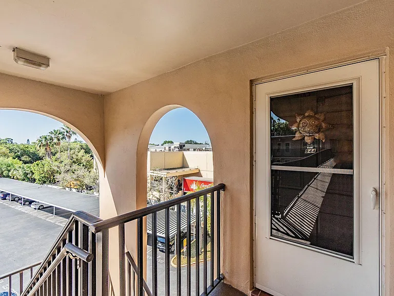 2525 W Bay Dr #B44 — Photo 2