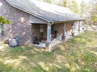 1000 Paradise Rdg, Killen, AL 35645