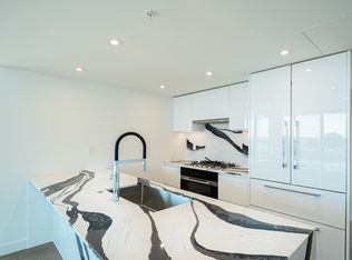 135 E 13th St #803, North Vancouver, BC