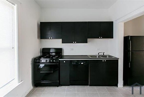 1st image of 648 E 62nd St