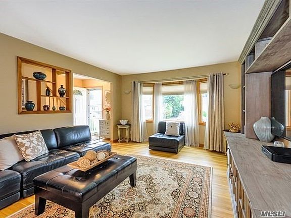 3rd image of 174 East Ave