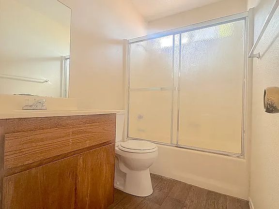 4th image of 25880 Dartmouth St #H