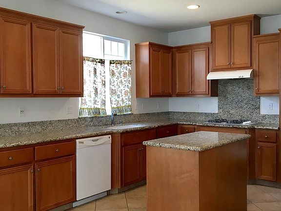 4th image of 468 W Heritage Dr