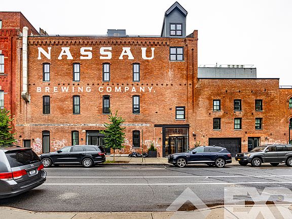4th image of 945 Bergen St #303