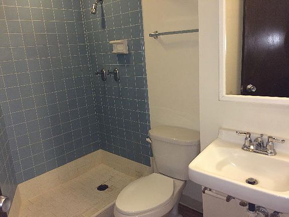 5th image of 750 Amana St APT 412