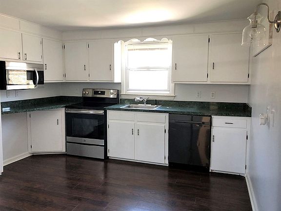 3rd image of 44 E 14th St Floor 2