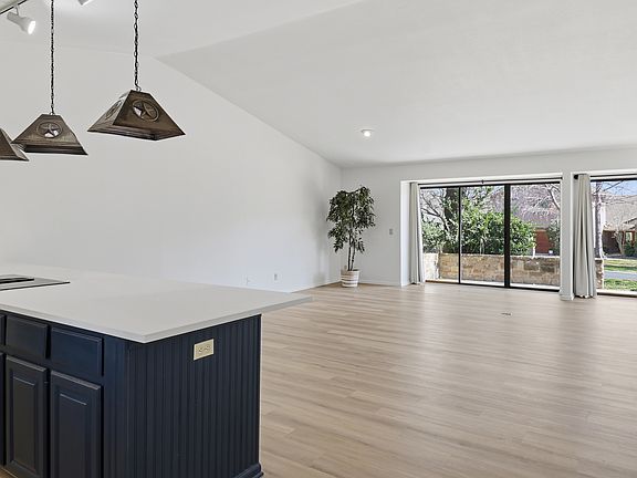 4th image of 100 Bay Point Dr Unit 3