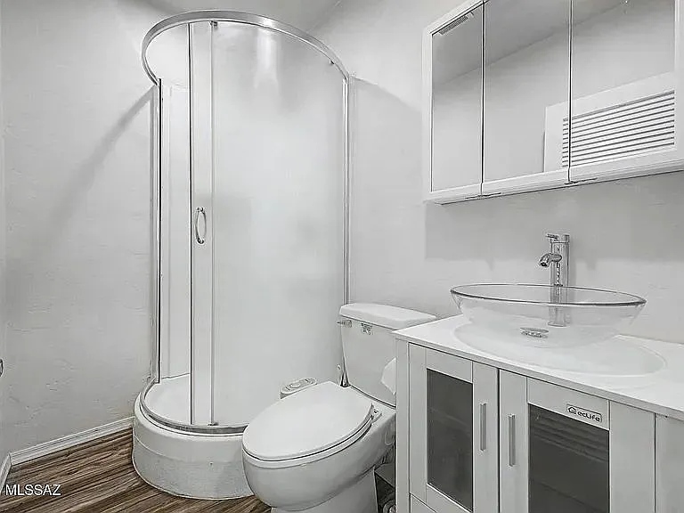 825 E Helen St — Photo 13
