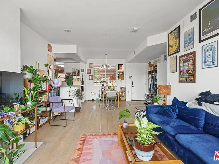 1522 S Saltair Ave #106 — Photo 4