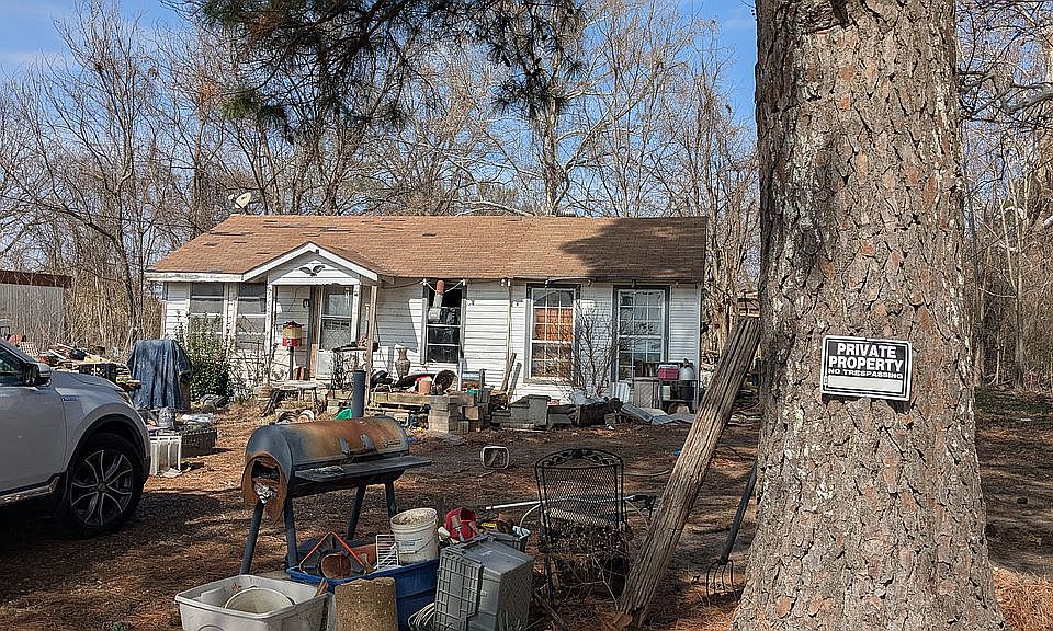 1st image of 6005 Clark Thomas Rd