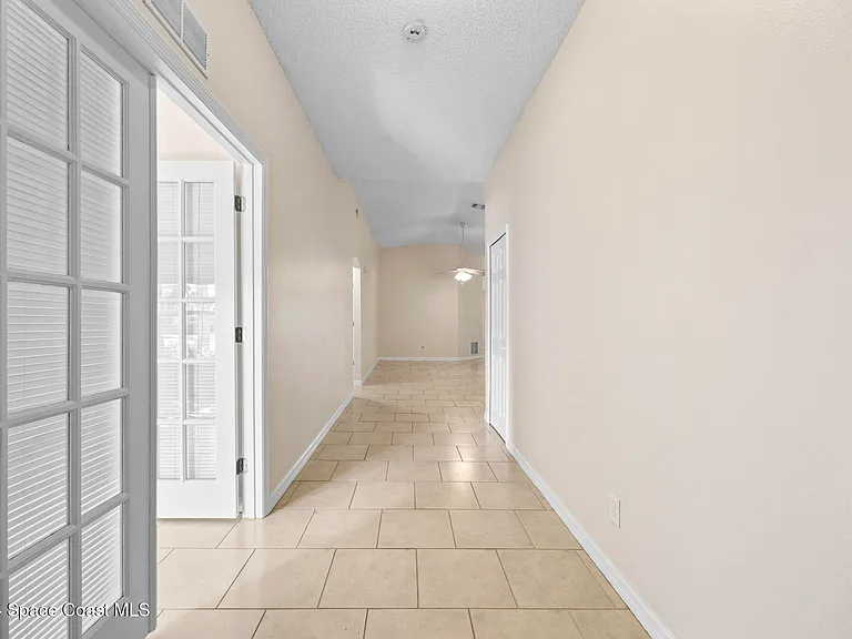 4800 Manchester Dr — Photo 5