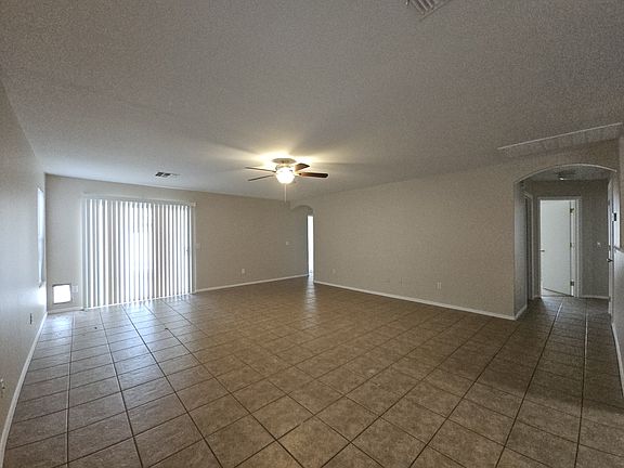 3rd image of 3074 W Belle Ave