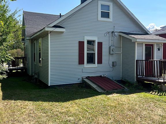 4th image of 211 Ethel St