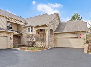 11013 Edgebrook Ln, Indian Head Park, IL 60525