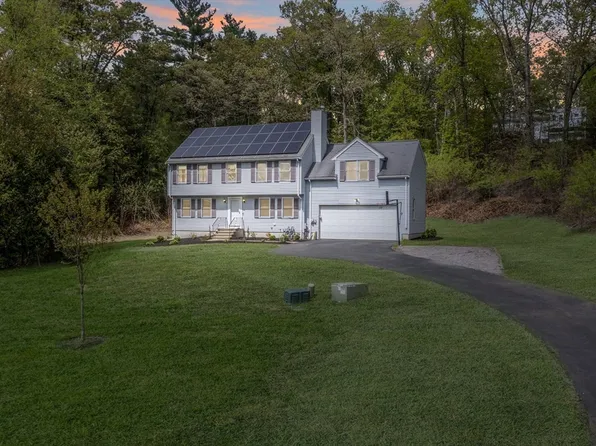 18 Candlewood Dr, Medway, MA 02053
