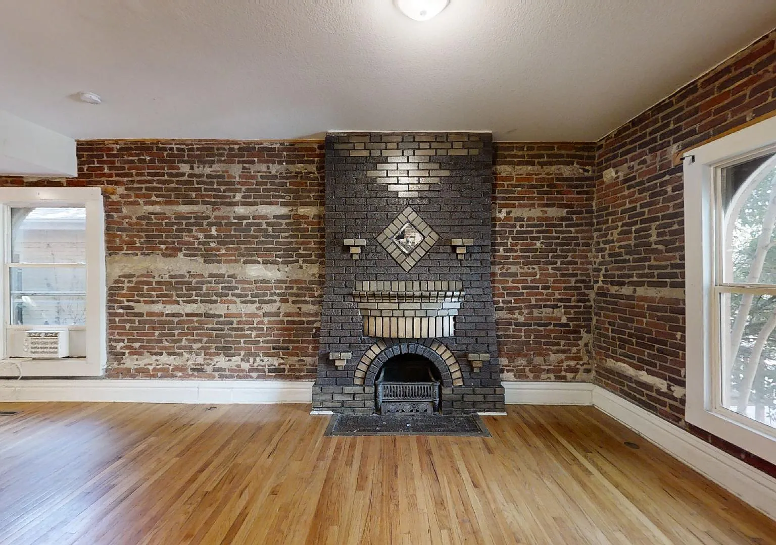 2 bed, 1.5 bath, 923 sqft, $2,200 — Photo 1