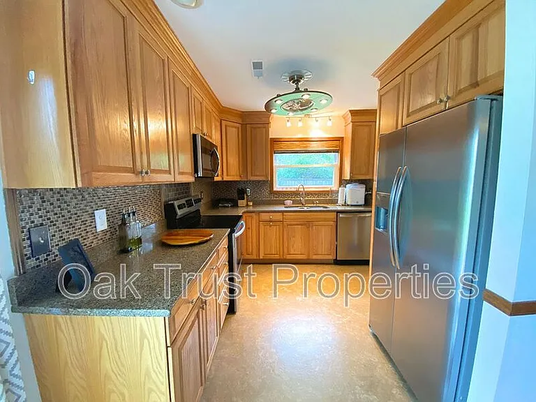 303 Christiee Ct — Photo 8