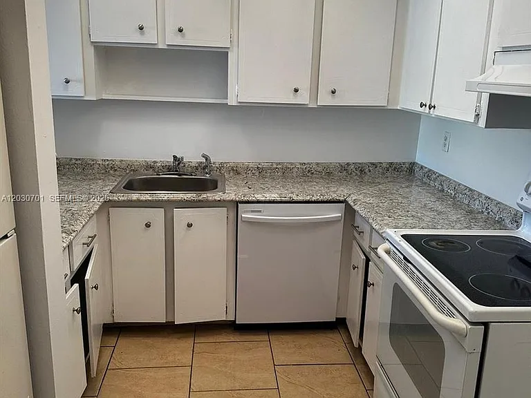 6950 Miami Gardens Dr #2304 — Photo 4