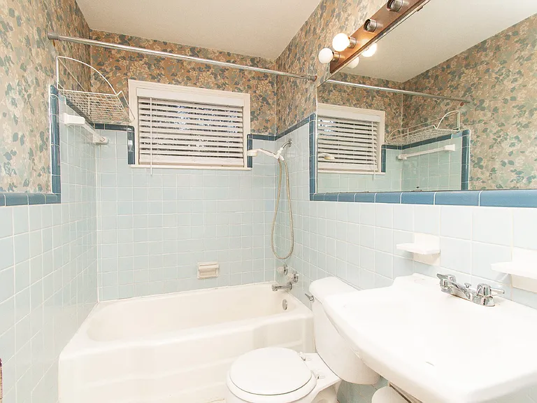 4510 Russell Dr — Photo 15
