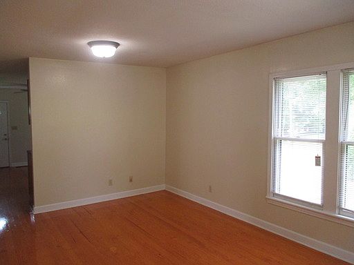 3rd image of 3801 Old Knoxville Hwy