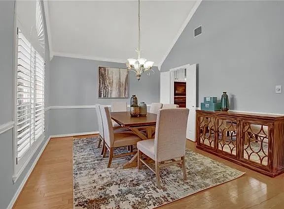 formal dinning room