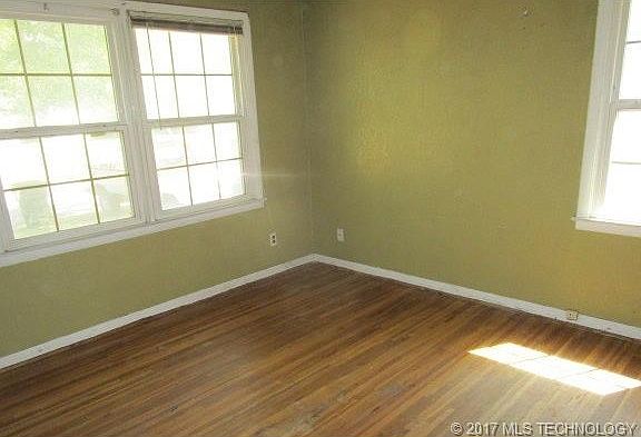 3rd image of 1924 S Cedar St #0