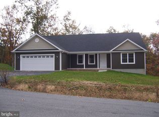 223 Fairview Oaks Ln, Berkeley Springs, WV 25411