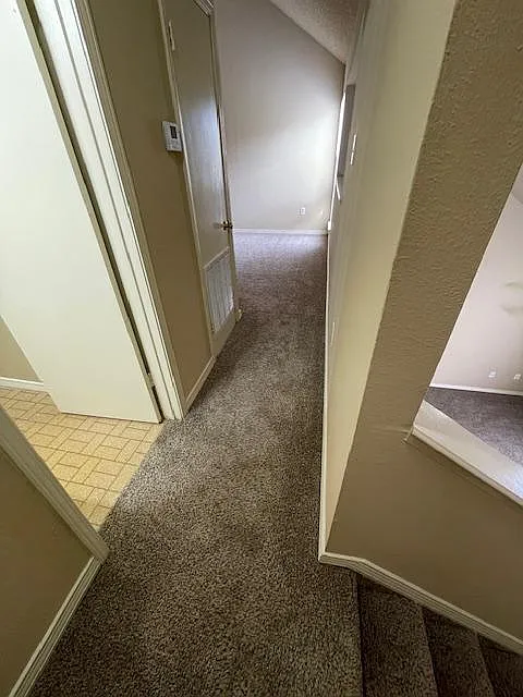 1 bed, 890 sqft, $700 — Photo 3
