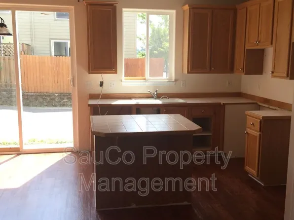 5914 SE 16th Loop, Gresham, OR 97080