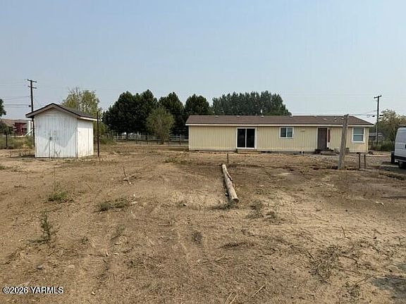 3rd image of 1220 Maple Grove Rd