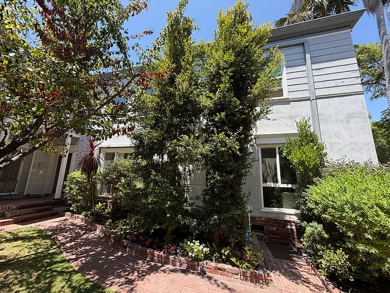 163 N La Peer Dr #C — Photo 33