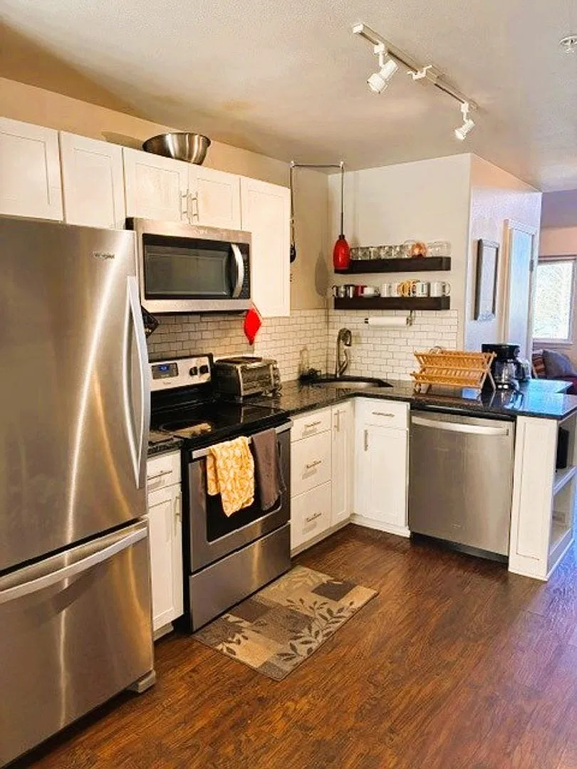 Winter Seasonal Rental- Crossroads Condos #206 — Photo 2