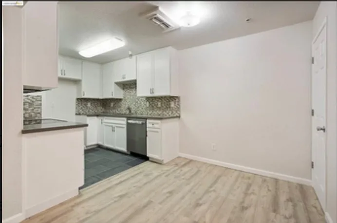 7283 Florin Mall Dr #14 — Photo 6