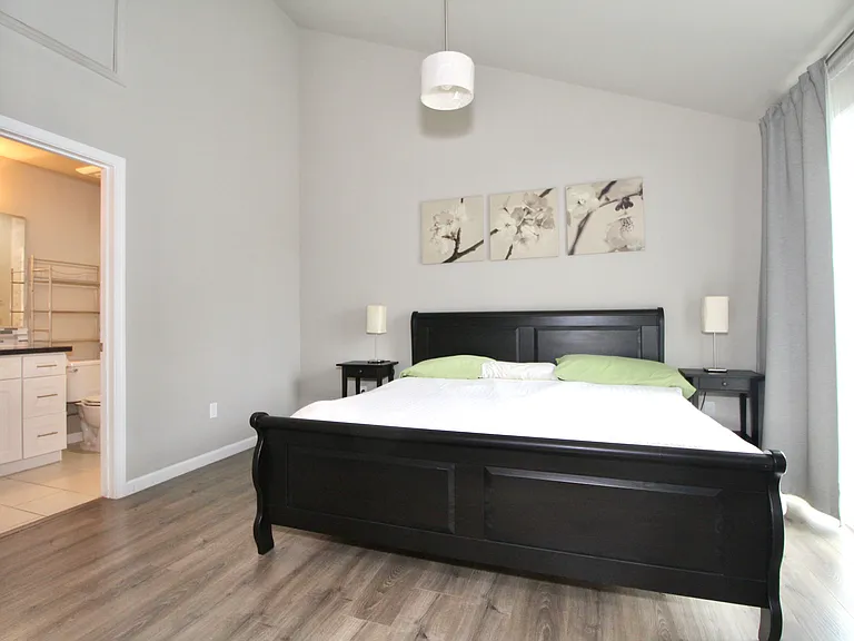 819 Estancia Ct — Photo 30
