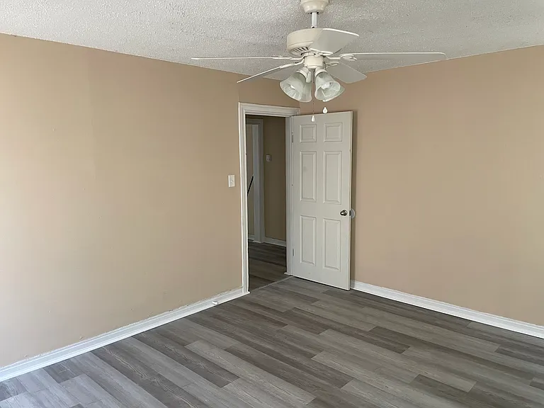882 Palm St — Photo 3