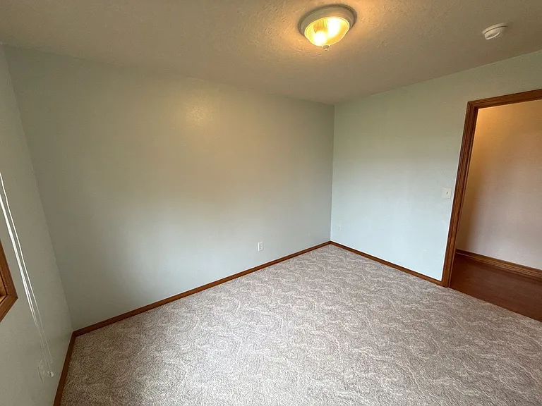 460 SE Conifer Pl — Photo 26