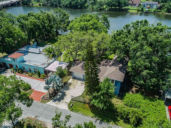 3rd image of 3815 E Lakeshore Dr