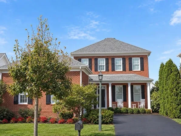 7835 Straits Ln, New Albany, OH 43054