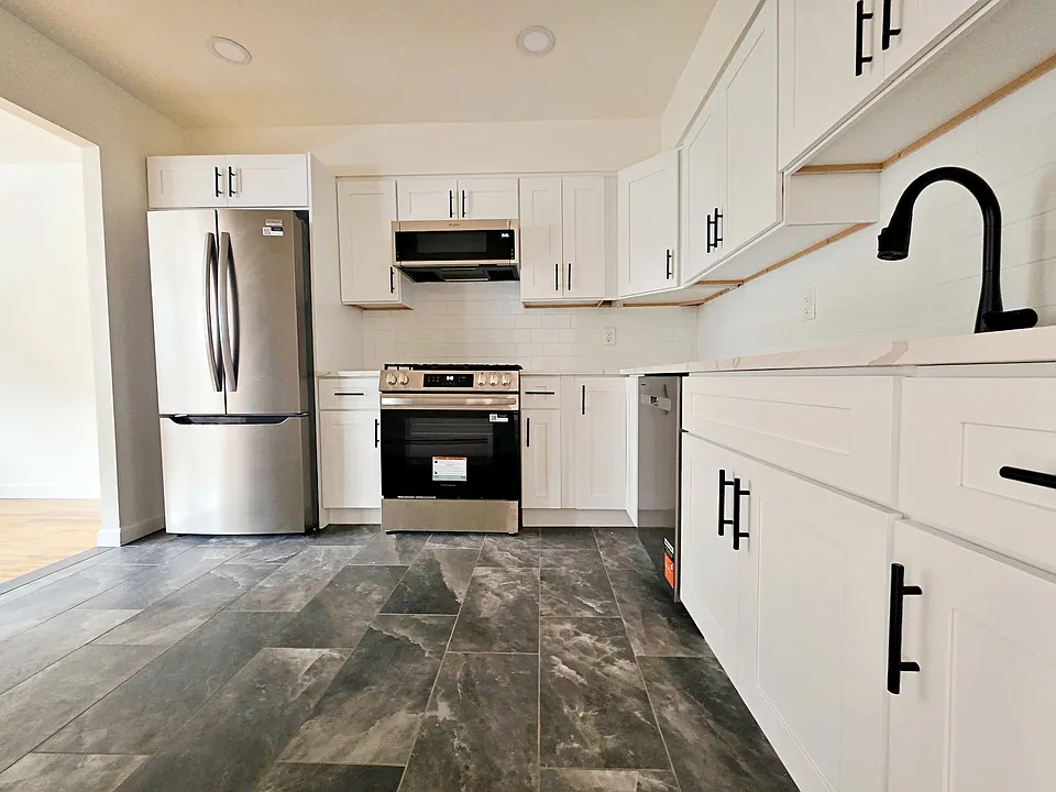71 Herbert St #2F