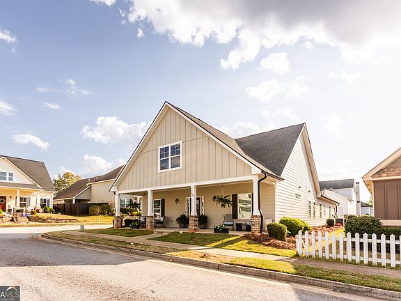 3rd image of 124 Tan Yard Rd